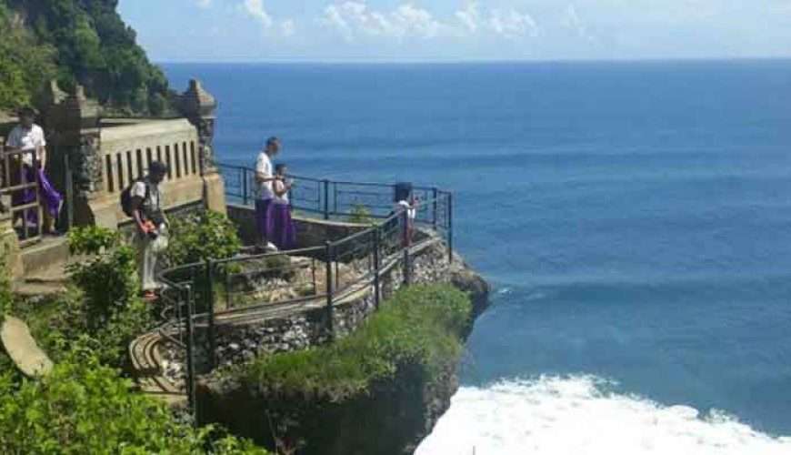 Nusa Dua Uluwatu Tour Package is Bali tour package with visiting the best tourist support in Nusa Dua, Uluwatu and some interesting place in south part of Bali area in one day tour