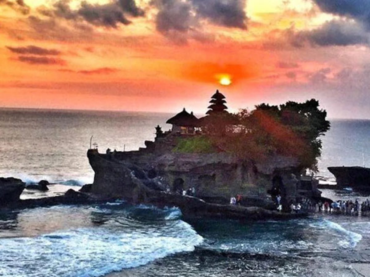 Tanah lot sunset tour packages price